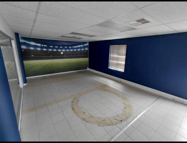 202M² OFFICE TO LET IN FOURWAYS